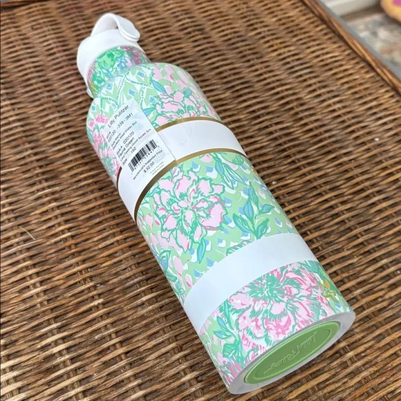 LILLY PULITZER Vibrant Lime Feeling Good Floral Water Bottle - Picture 5 of 5